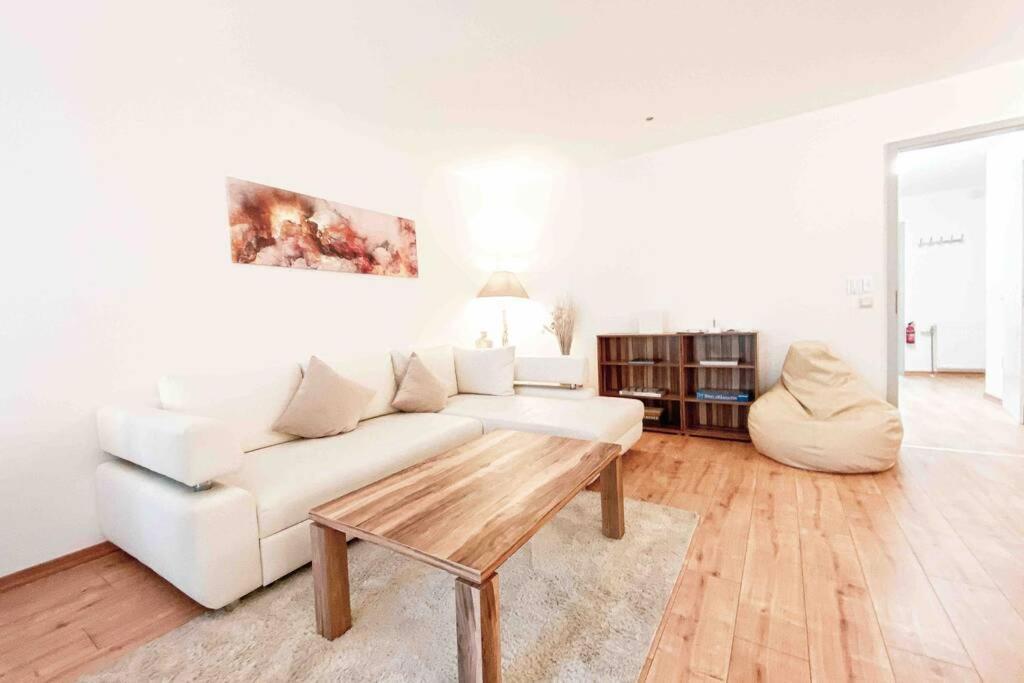 Luxury Home Cinema 2R Apt + Balcony / 65M² Leipzig Exterior photo
